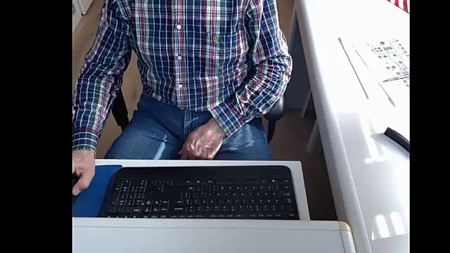 Snapshot of dutchpornking chatting on 03-02-25, 12:32 dutchpornking online show from 03-02-25, 12:32