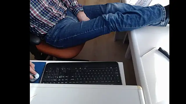 Snapshot of dutchpornking chatting on 03-04-25, 11:51 dutchpornking online show from 03-04-25, 11:51