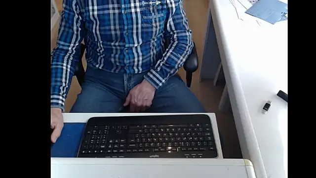 Snapshot of dutchpornking chatting on 03-08-25, 11:16 dutchpornking online show from 03-08-25, 11:16