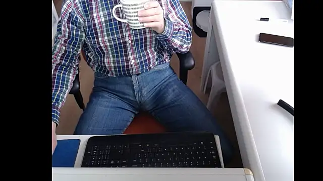 Snapshot of dutchpornking chatting on 03-13-25, 07:53 dutchpornking online show from 03-13-25, 07:53