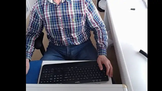 Snapshot of dutchpornking chatting on 03-13-25, 02:23 dutchpornking online show from 03-13-25, 02:23