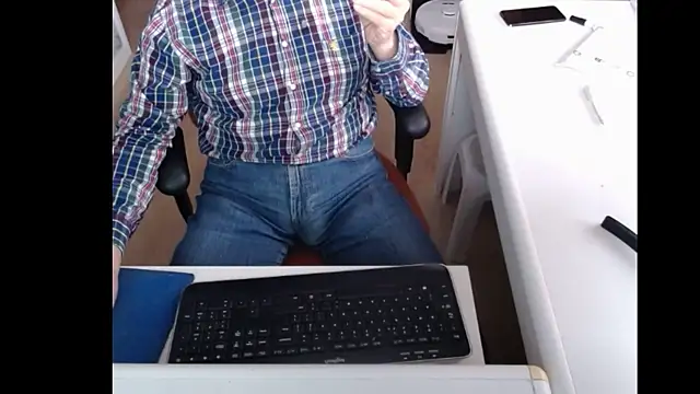 Snapshot of dutchpornking chatting on 03-14-25, 04:19 dutchpornking online show from 03-14-25, 04:19