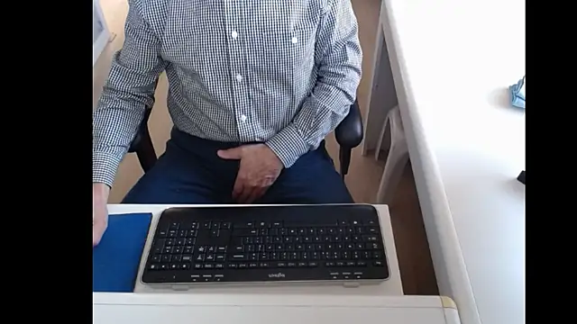 Snapshot of dutchpornking chatting on 03-19-25, 08:23 dutchpornking online show from 03-19-25, 08:23