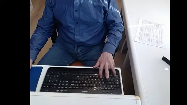 Snapshot of dutchpornking chatting on 03-20-25, 12:22 dutchpornking online show from 03-20-25, 12:22