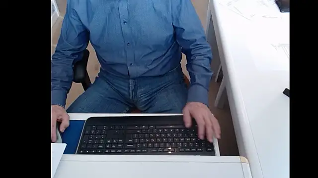 Snapshot of dutchpornking chatting on 03-21-25, 02:40 dutchpornking online show from 03-21-25, 02:40