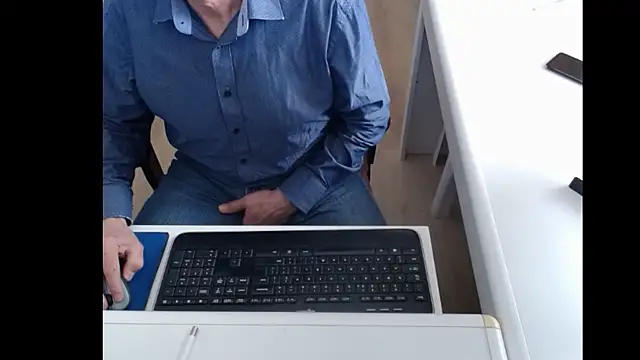 Snapshot of dutchpornking chatting on 03-22-25, 11:42 dutchpornking online show from 03-22-25, 11:42