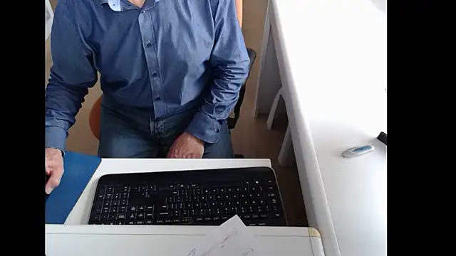 Snapshot of dutchpornking chatting on 09-20-25, 07:31 dutchpornking online show from 09-20-25, 07:31