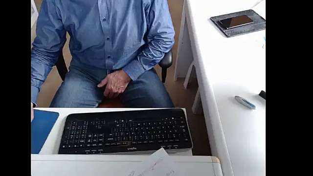 Snapshot of dutchpornking chatting on 09-21-25, 08:16 dutchpornking online show from 09-21-25, 08:16