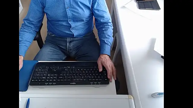 Snapshot of dutchpornking chatting on 09-24-25, 09:12 dutchpornking online show from 09-24-25, 09:12