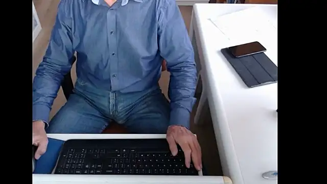 Snapshot of dutchpornking chatting on 10-03-25, 06:43 dutchpornking online show from 10-03-25, 06:43