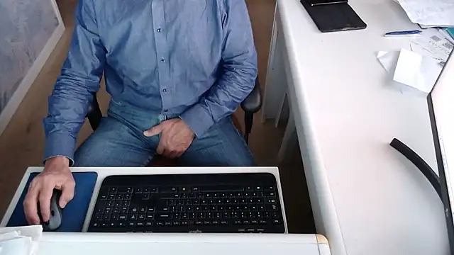 Snapshot of dutchpornking chatting on 10-04-25, 07:06 dutchpornking online show from 10-04-25, 07:06