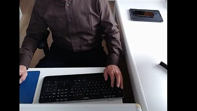 Snapshot of dutchpornking chatting on 10-22-25, 08:03 dutchpornking online show from 10-22-25, 08:03