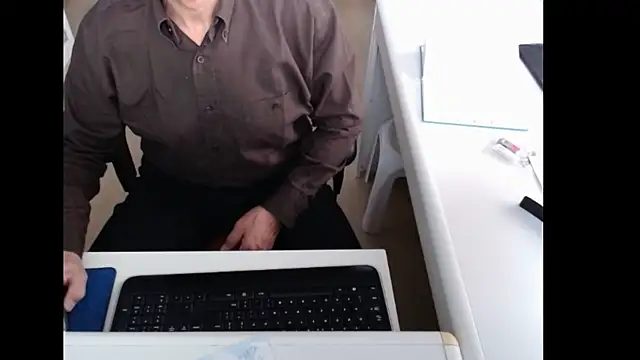 Snapshot of dutchpornking chatting on 10-23-25, 07:40 dutchpornking online show from 10-23-25, 07:40