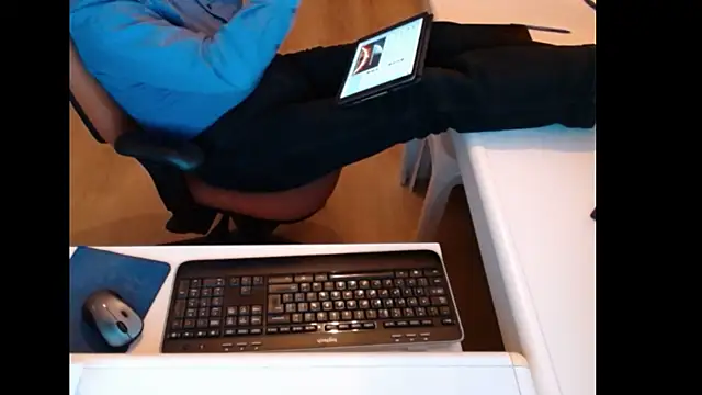 Snapshot of dutchpornking chatting on 11-10-25, 07:46 dutchpornking online show from 11-10-25, 07:46