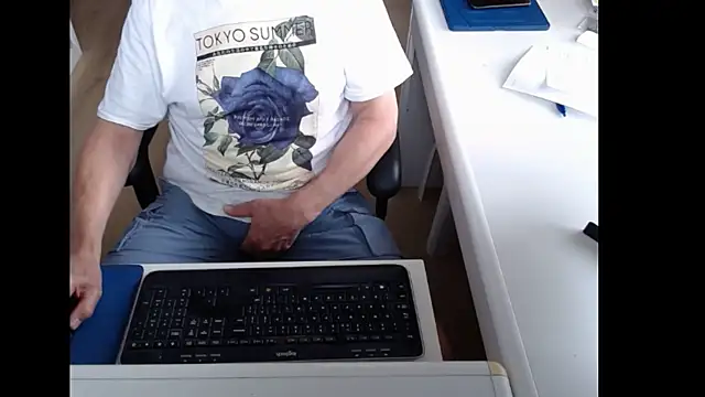 Snapshot of dutchpornking chatting on 06-05-26, 06:20 dutchpornking online show from 06-05-26, 06:20