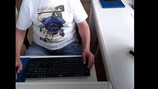 Snapshot of dutchpornking chatting on 06-13-26, 07:06 dutchpornking online show from 06-13-26, 07:06