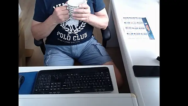 Snapshot of dutchpornking chatting on 06-17-26, 07:00 dutchpornking online show from 06-17-26, 07:00