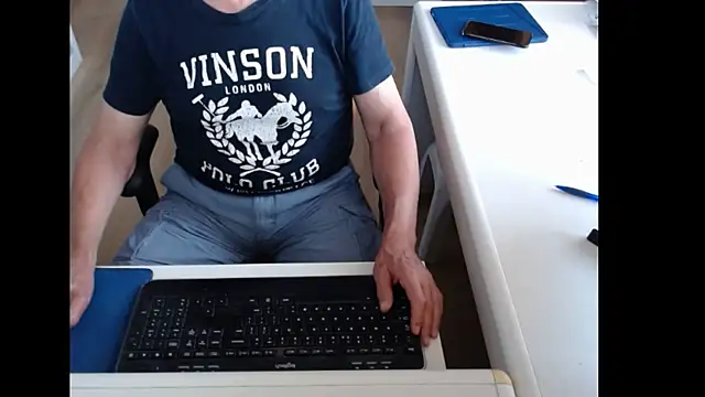 Snapshot of dutchpornking chatting on 06-18-26, 06:13 dutchpornking online show from 06-18-26, 06:13