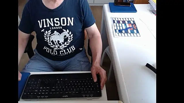 Snapshot of dutchpornking chatting on 06-22-26, 06:21 dutchpornking online show from 06-22-26, 06:21