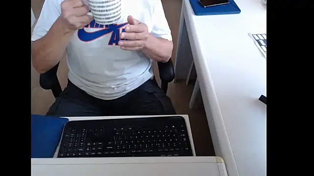 Snapshot of dutchpornking chatting on 07-03-26, 06:20 dutchpornking online show from 07-03-26, 06:20