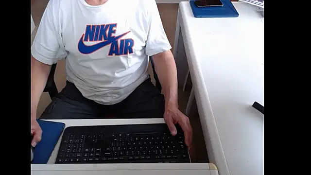 Snapshot of dutchpornking chatting on 07-05-26, 06:20 dutchpornking online show from 07-05-26, 06:20