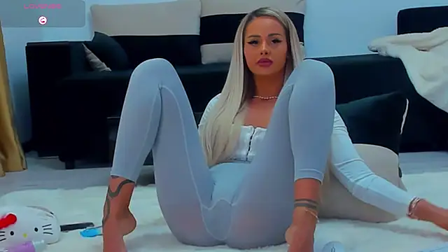 Snapshot of MelanieLexxx chatting on 01-06-25, 05:49 MelanieLexxx online show from 01-06-25, 05:49