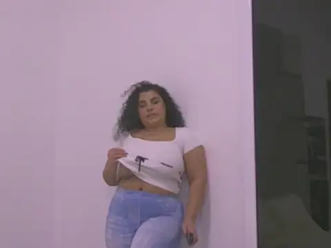 Snapshot of BustyMadison chatting on 11-14-25, 07:40 BustyMadison online show from 11-14-25, 07:40