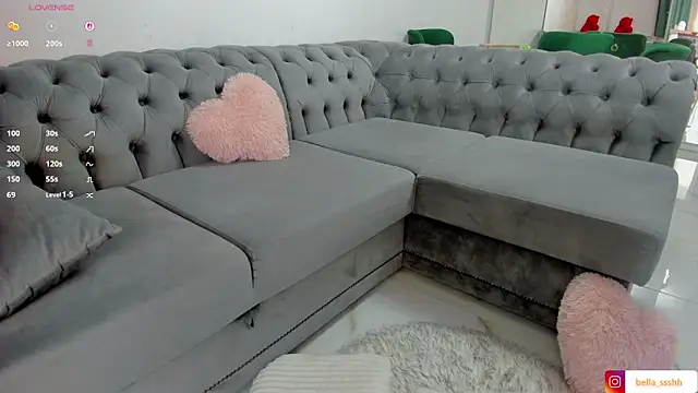 Snapshot of Arabian_beauty chatting on 03-20-25, 09:15 Arabian beauty online show from 03-20-25, 09:15