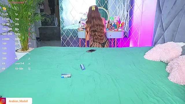 Snapshot of Arabian_beauty chatting on 09-30-25, 07:24 Arabian beauty online show from 09-30-25, 07:24