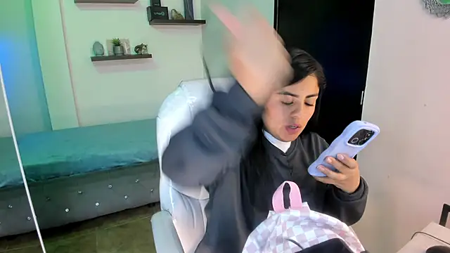 Snapshot of Catalinaa_martinez chatting on 12-06-24, 08:51 Catalinaa martinez online show from 12-06-24, 08:51