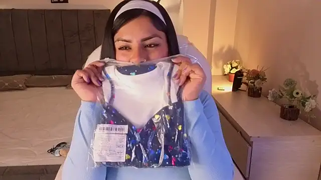 Snapshot of Catalinaa_martinez chatting on 11-16-25, 03:12 Catalinaa martinez online show from 11-16-25, 03:12