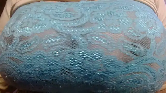 Snapshot of AnnyelinnaLove chatting on 02-14-25, 05:51 AnnyelinnaLove online show from 02-14-25, 05:51