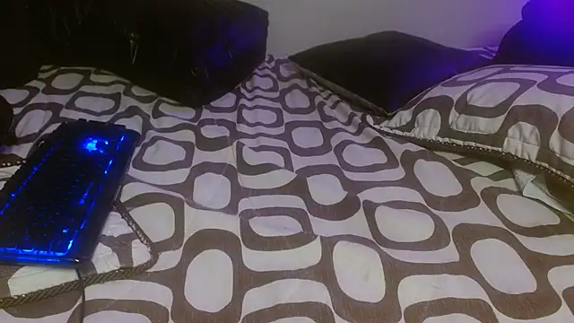 Snapshot of AnnyelinnaLove chatting on 03-06-25, 09:58 AnnyelinnaLove online show from 03-06-25, 09:58