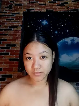 Snapshot of Urchanel chatting on 04-27-26, 10:52 Urchanel online show from 04-27-26, 10:52