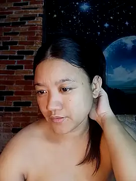 Snapshot of Urchanel chatting on 04-30-26, 04:30 Urchanel online show from 04-30-26, 04:30