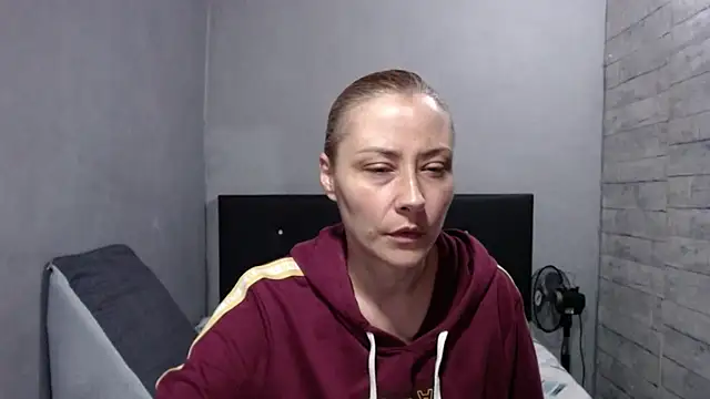 Snapshot of cataanderson_ chatting on 04-07-26, 10:48 cataanderson online show from 04-07-26, 10:48