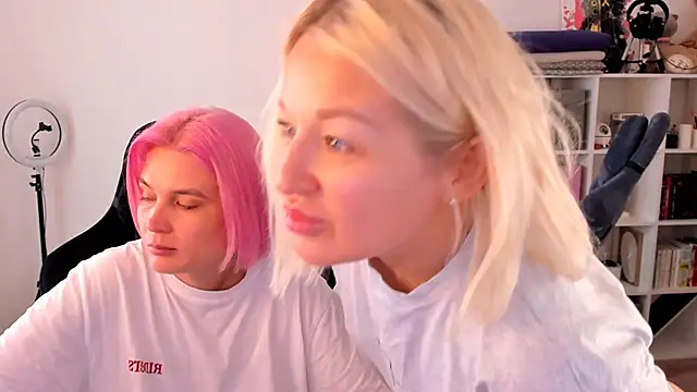 hotblonds online show from 09-19-25, 10:38