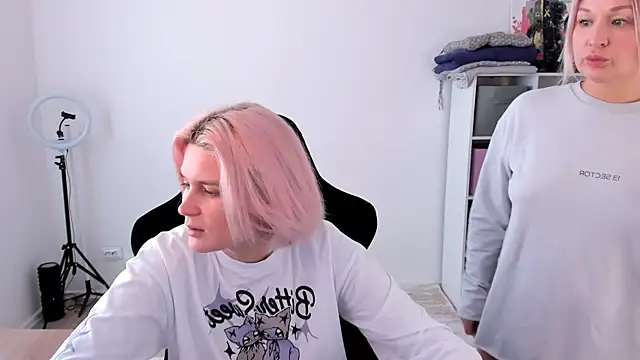 hotblonds online show from 10-18-25, 10:16