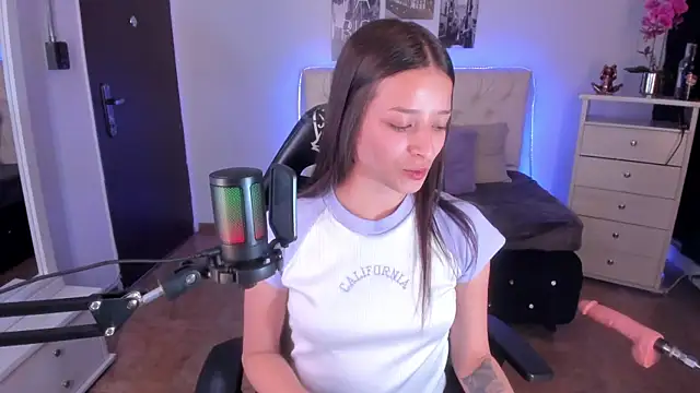 Snapshot of Amaia_Daniells chatting on 02-03-25, 03:53 Amaia Daniells online show from 02-03-25, 03:53