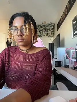 Snapshot of goddessxdreaxo chatting on 10-09-25, 01:42 goddessxdreaxo online show from 10-09-25, 01:42