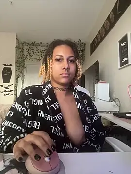 Snapshot of goddessxdreaxo chatting on 10-25-25, 08:03 goddessxdreaxo online show from 10-25-25, 08:03