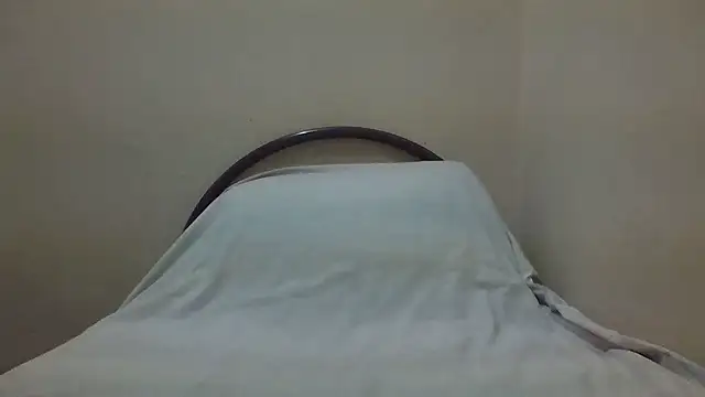 Snapshot of Annerae chatting on 12-25-24, 03:28 Annerae online show from 12-25-24, 03:28