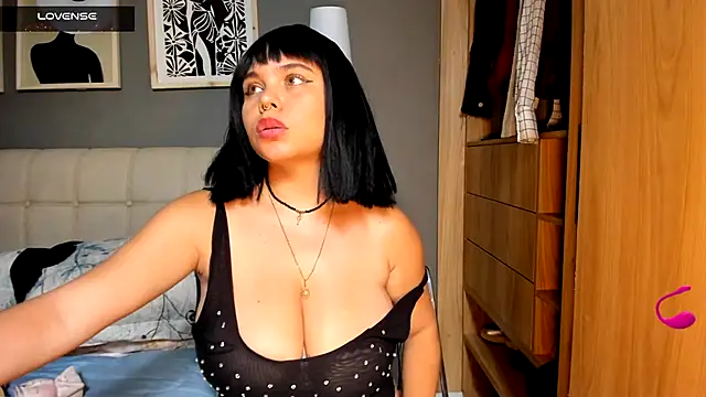Snapshot of Ash_milk chatting on 06-15-26, 02:03 Ash milk online show from 06-15-26, 02:03