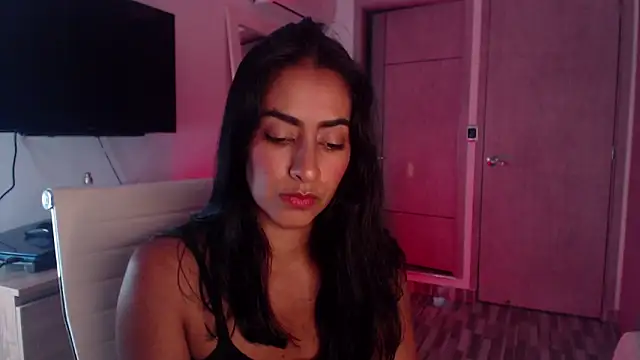 Snapshot of Brown_skin11 chatting on 11-19-25, 09:48 Brown skin11 online show from 11-19-25, 09:48