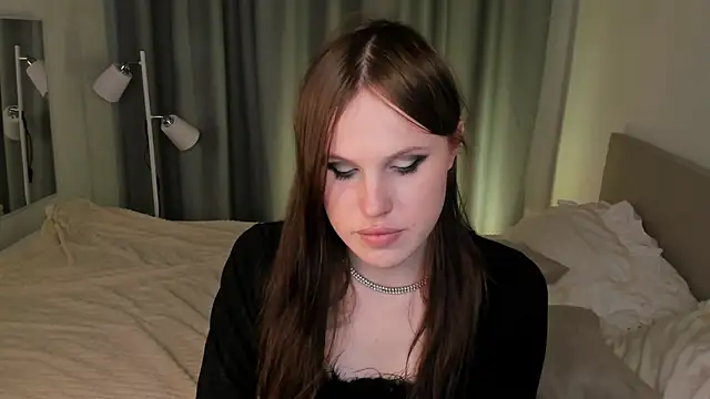 EffieMinki online show from 05-18-26, 04:07