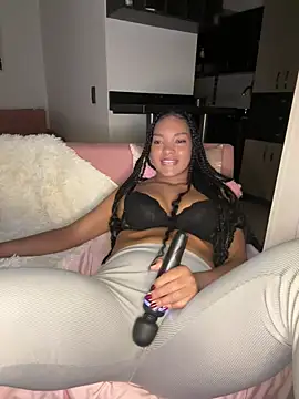 Snapshot of mariam_hill chatting on 01-24-25, 11:45 mariam hill online show from 01-24-25, 11:45