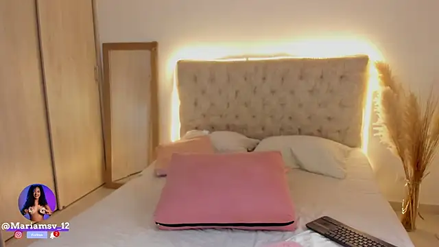 Snapshot of mariam_hill chatting on 09-27-25, 08:25 mariam hill online show from 09-27-25, 08:25