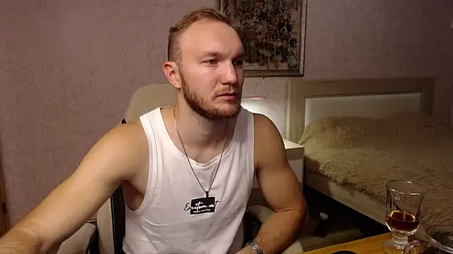 Snapshot of Toress1 chatting on 10-25-25, 06:13 Toress1 online show from 10-25-25, 06:13