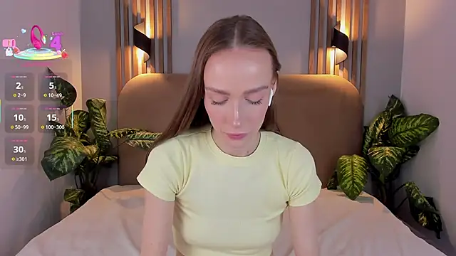 Kira Quinn online show from 11-13-25, 07:29