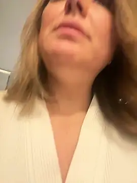 Emma roqueen online show from 03-18-26, 10:35